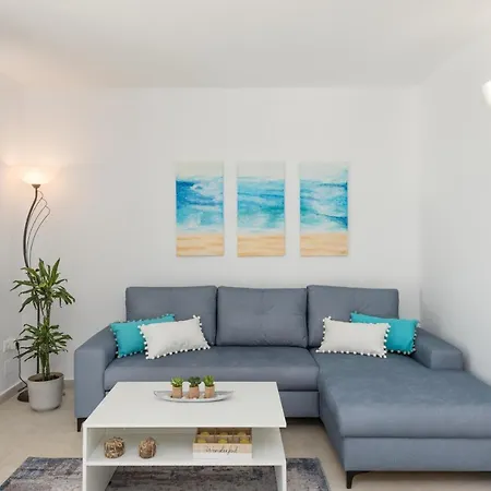 Waves Melody Holiday home *